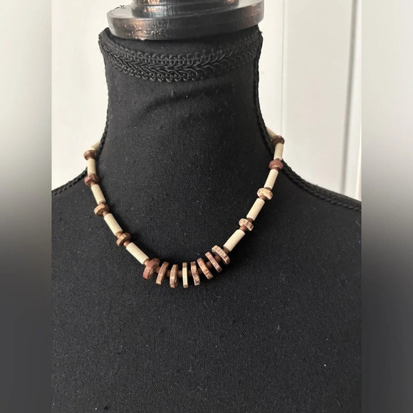Vintage | Estate Bundle of 7 beaded  necklaces - Picture 2 of 11
